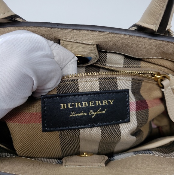 Used 4x w/tag Burberry Small Banner MSRP $1,890 - Picture 5 of 16